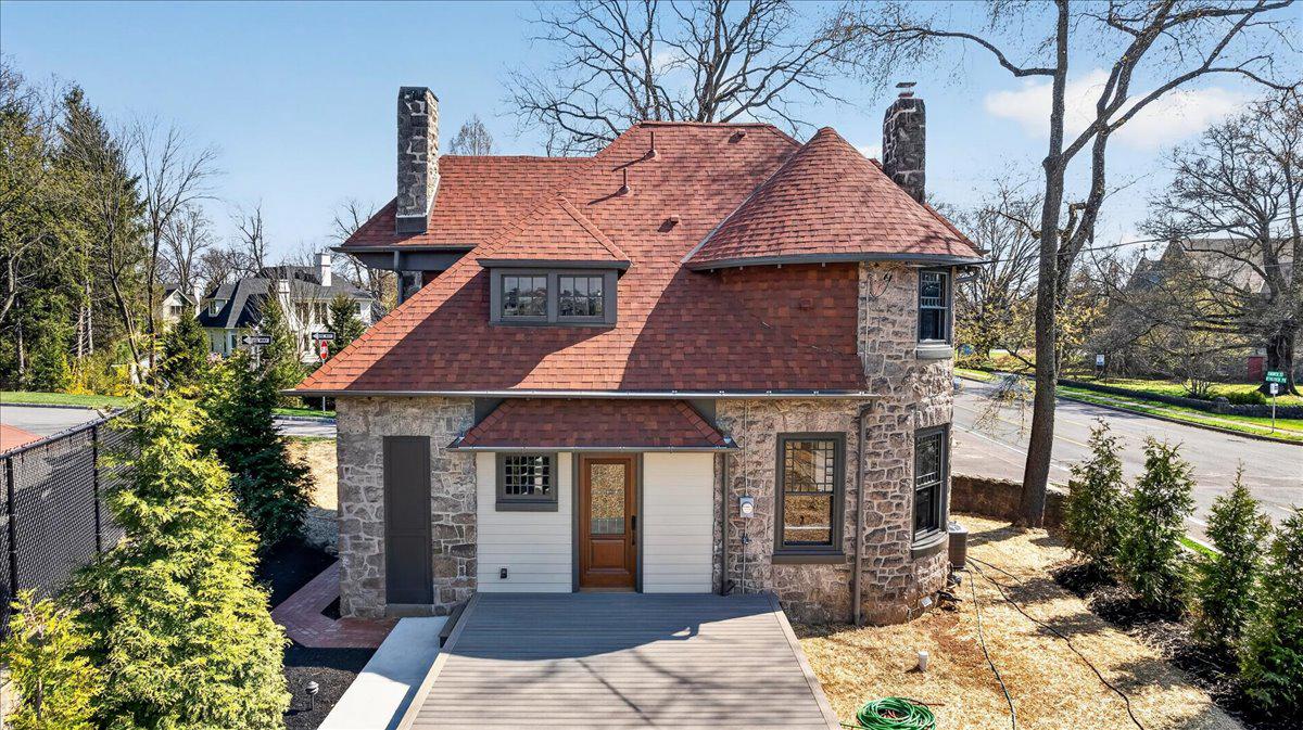 701 S BETHLEHEM PIKE