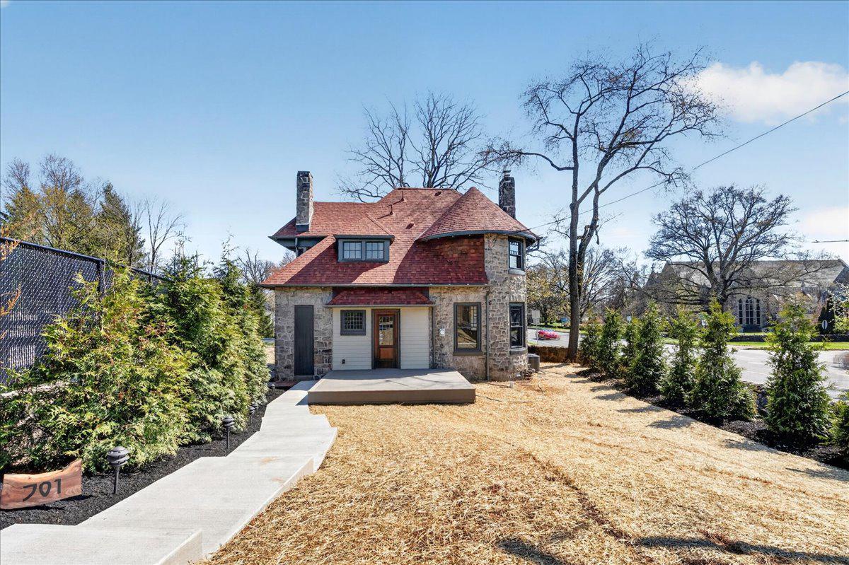 701 S BETHLEHEM PIKE