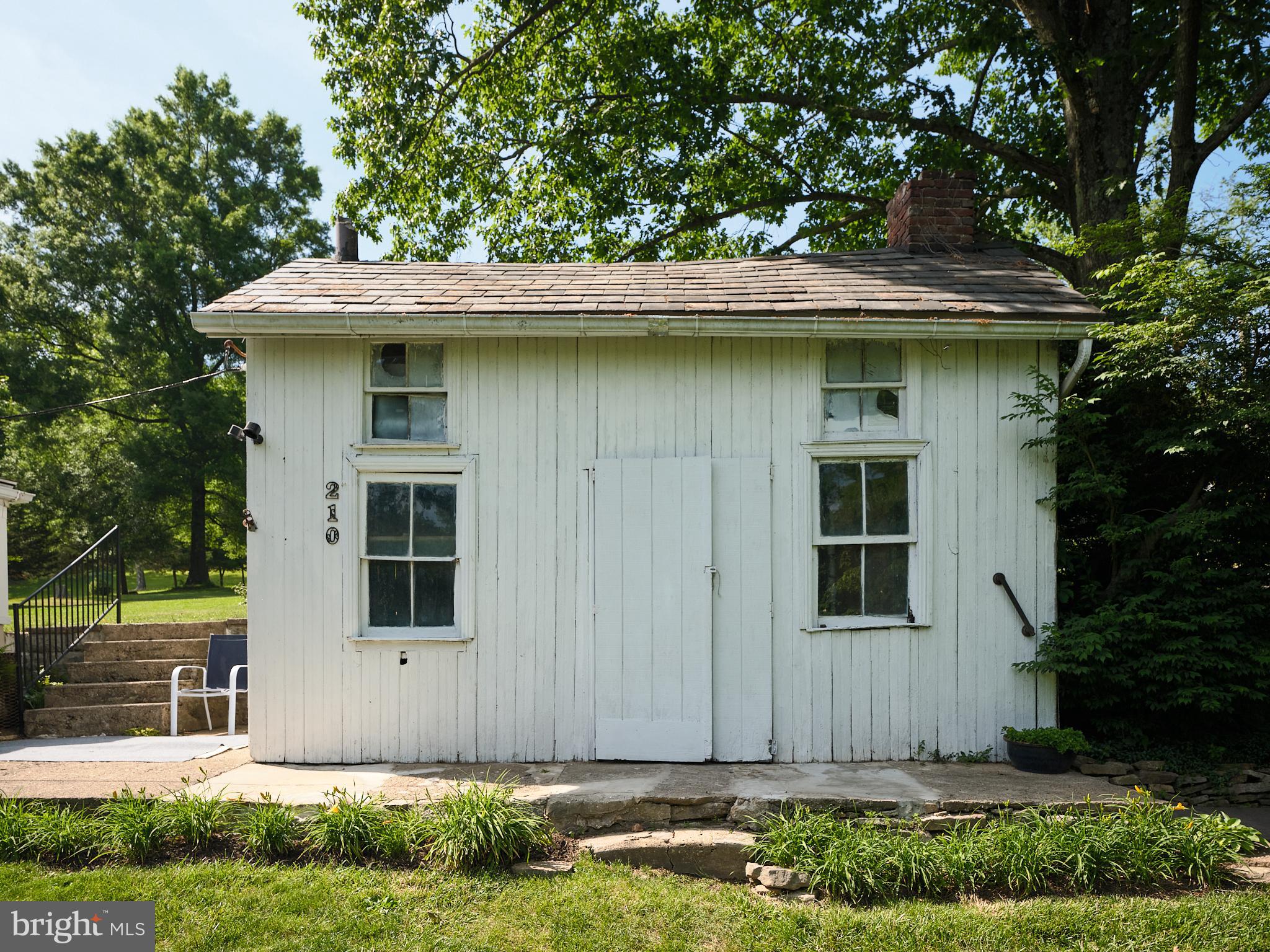 210 SUNNYSIDE ROAD