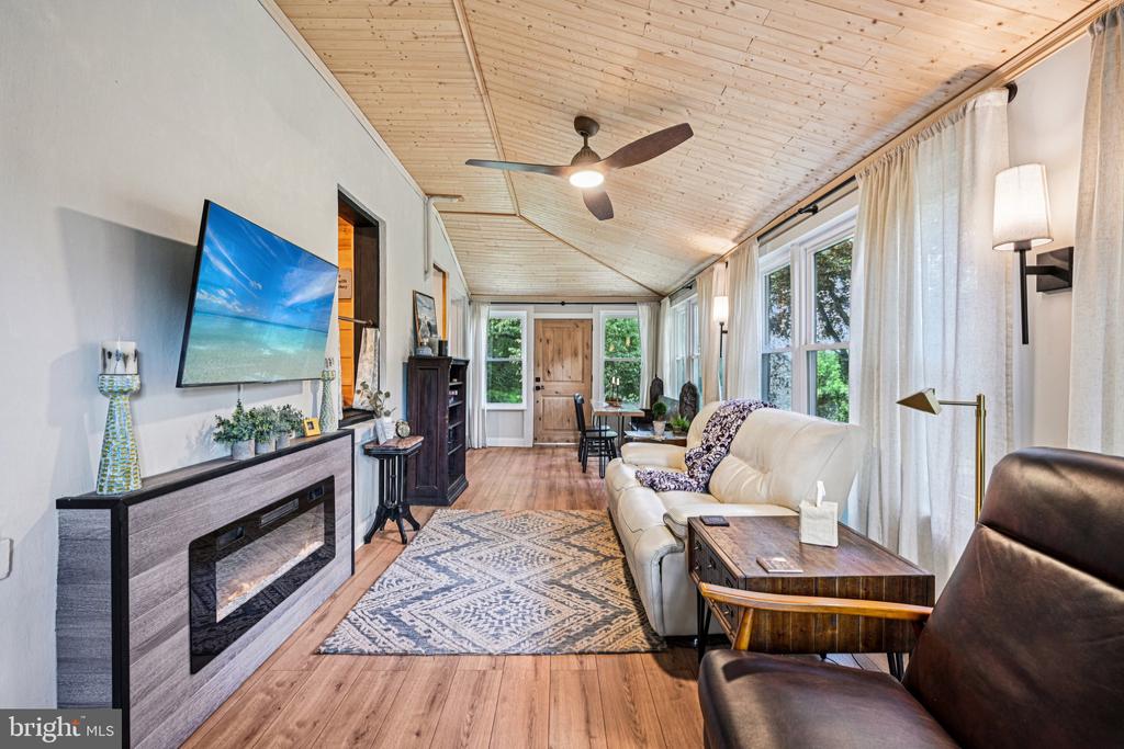 64 CONNARD DRIVE