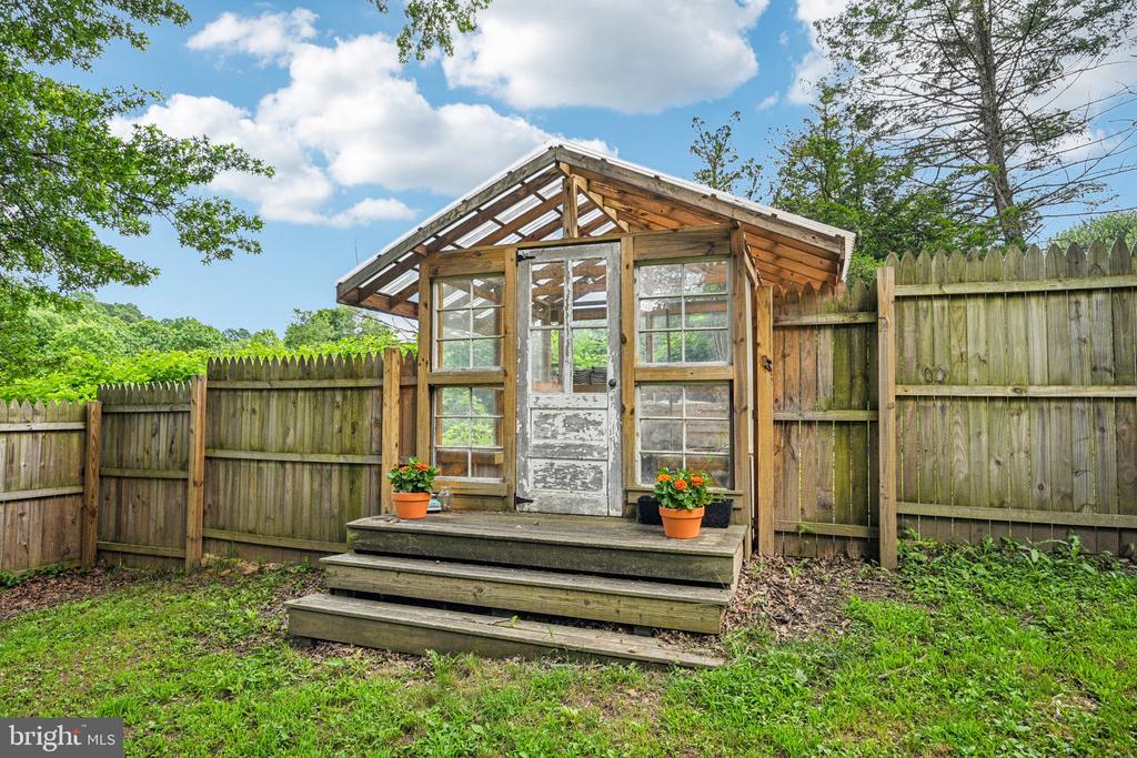 64 CONNARD DRIVE