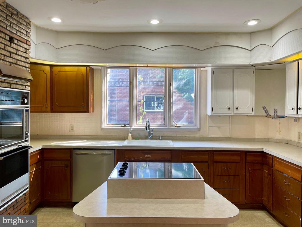 1308 MORRIS STREET
