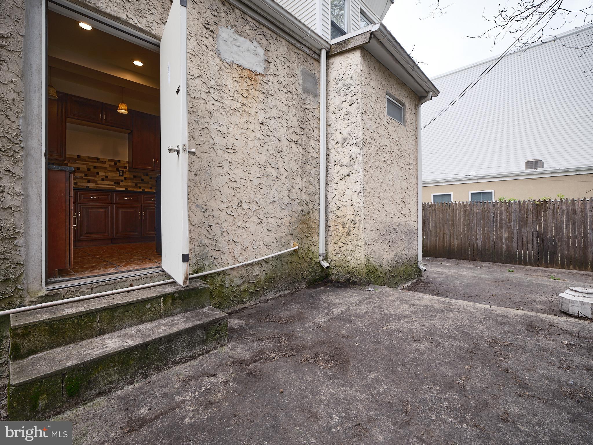 3807 HAVERFORD AVENUE
