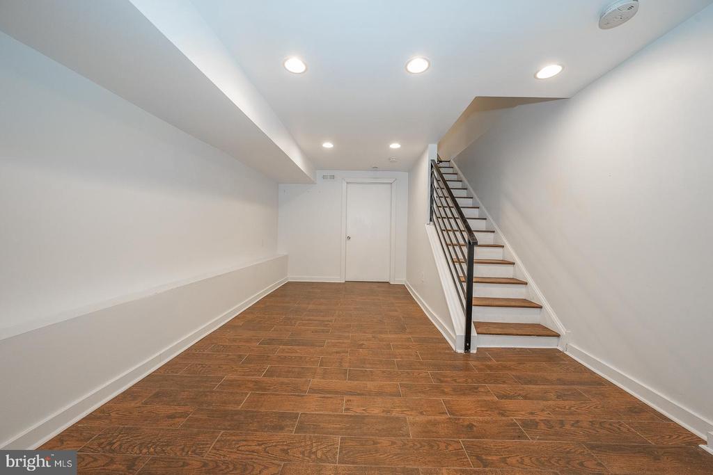 2804 CAMBRIDGE STREET