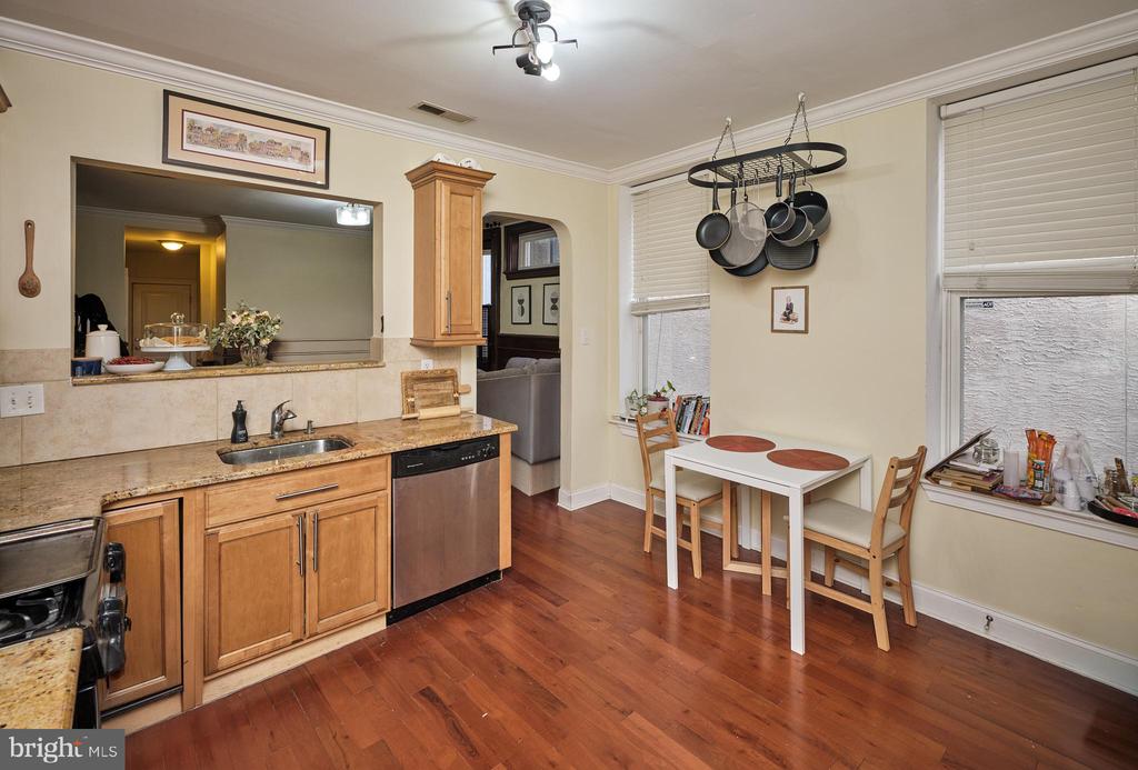 1912 SPRING GARDEN STREET 2