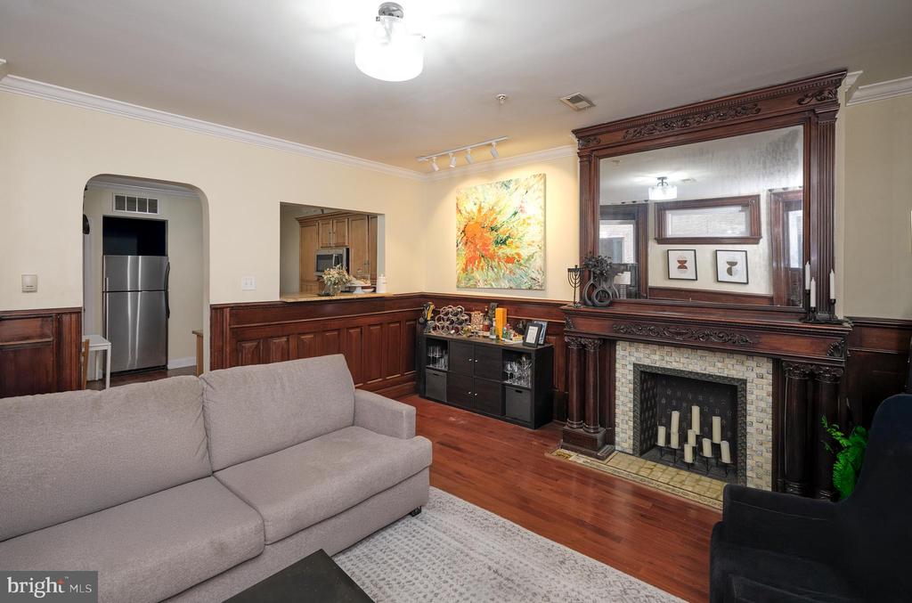 1912 SPRING GARDEN STREET 2