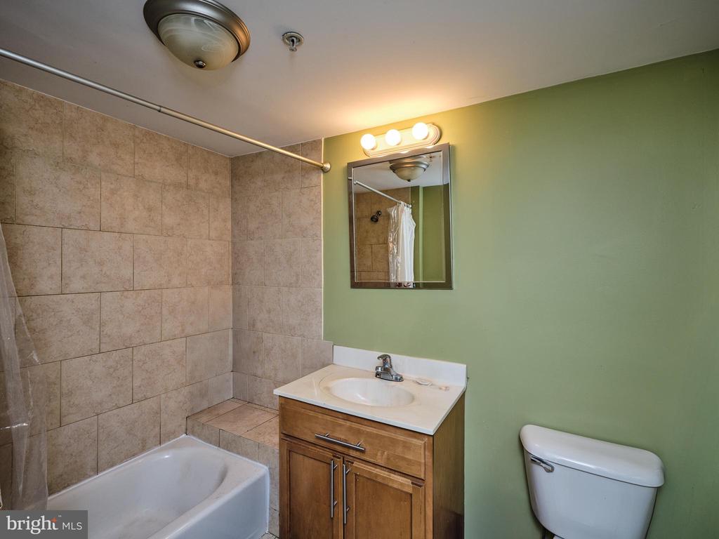 1912 SPRING GARDEN STREET 2