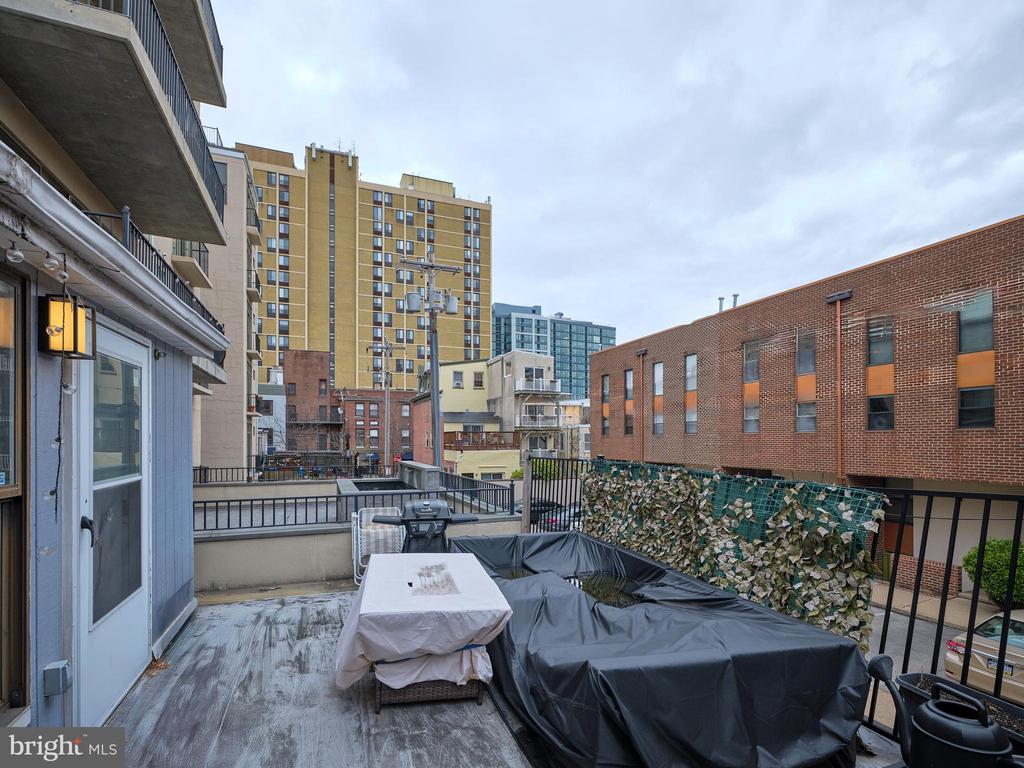 1912 SPRING GARDEN STREET 2