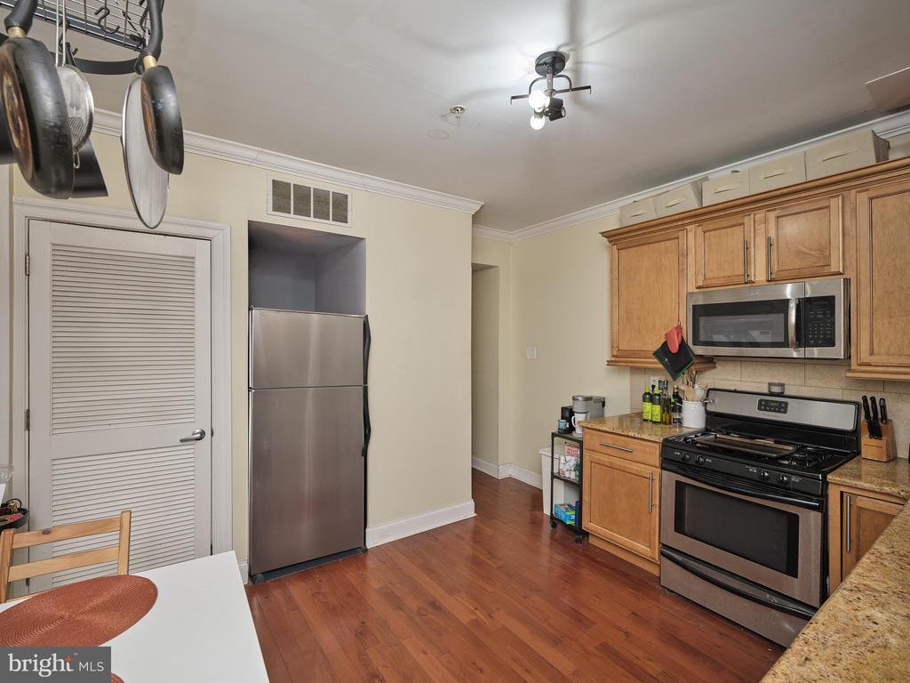 1912 SPRING GARDEN STREET 2