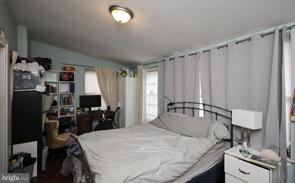 1912 SPRING GARDEN STREET 2