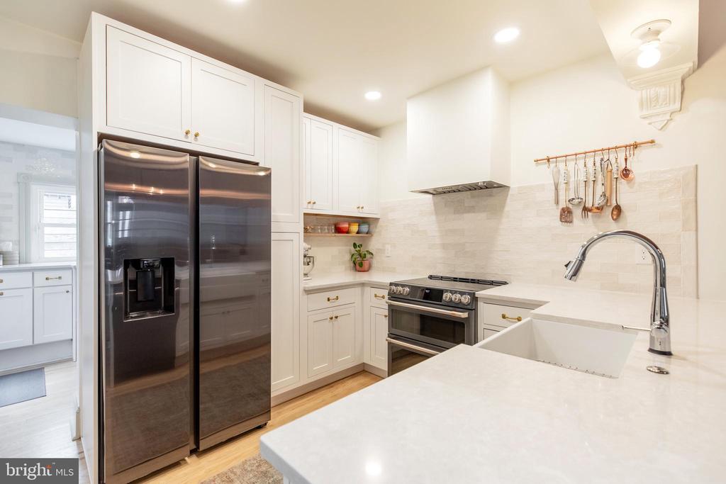1825 S 16TH STREET