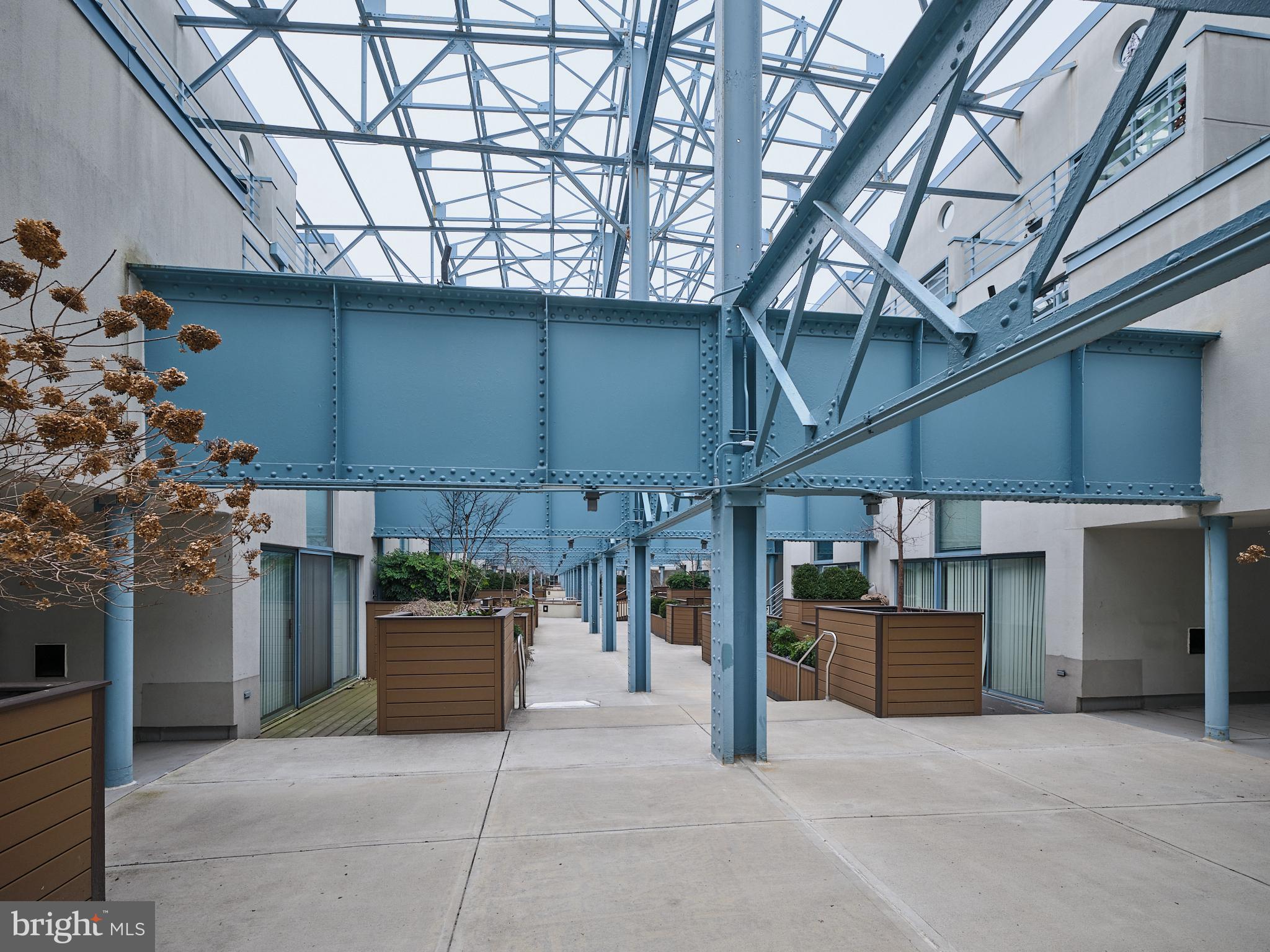 3 N COLUMBUS BOULEVARD MD329