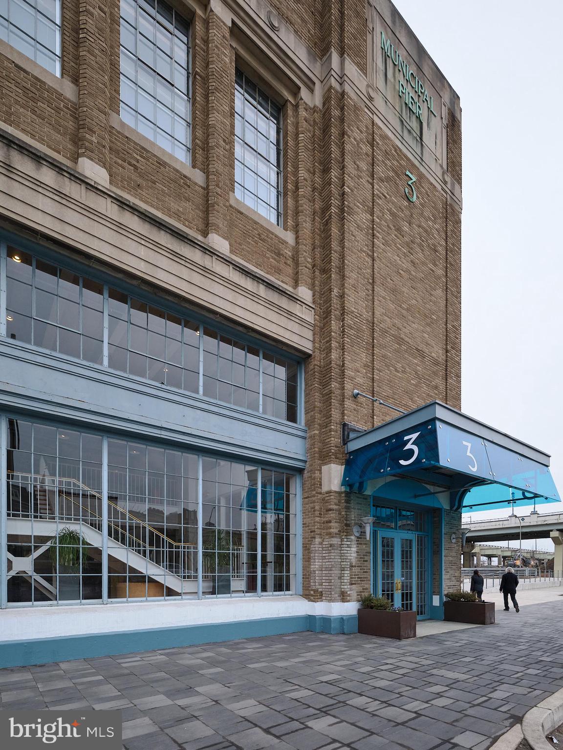 3 N COLUMBUS BOULEVARD MD329