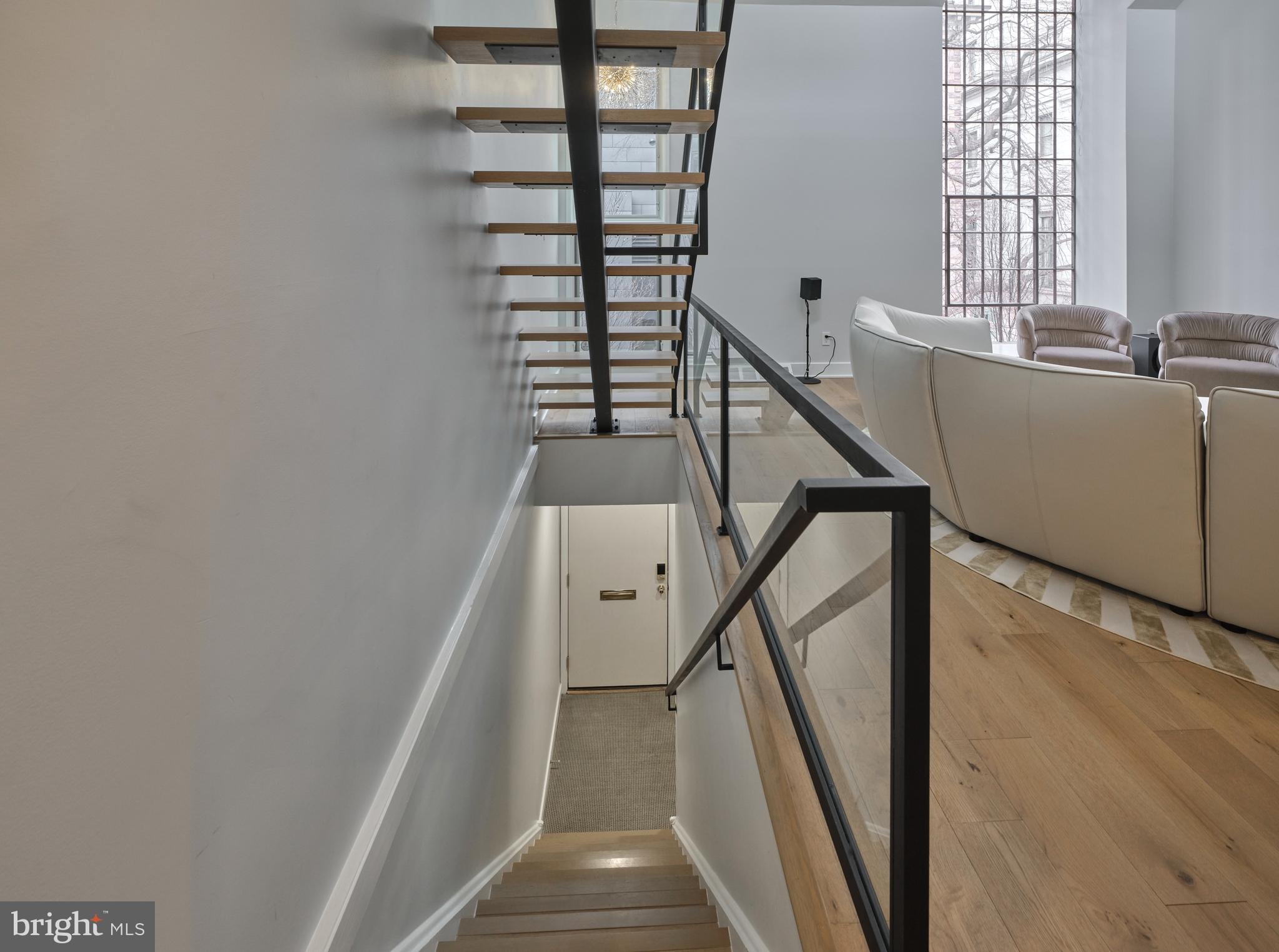 18 SAINT JAMES COURT