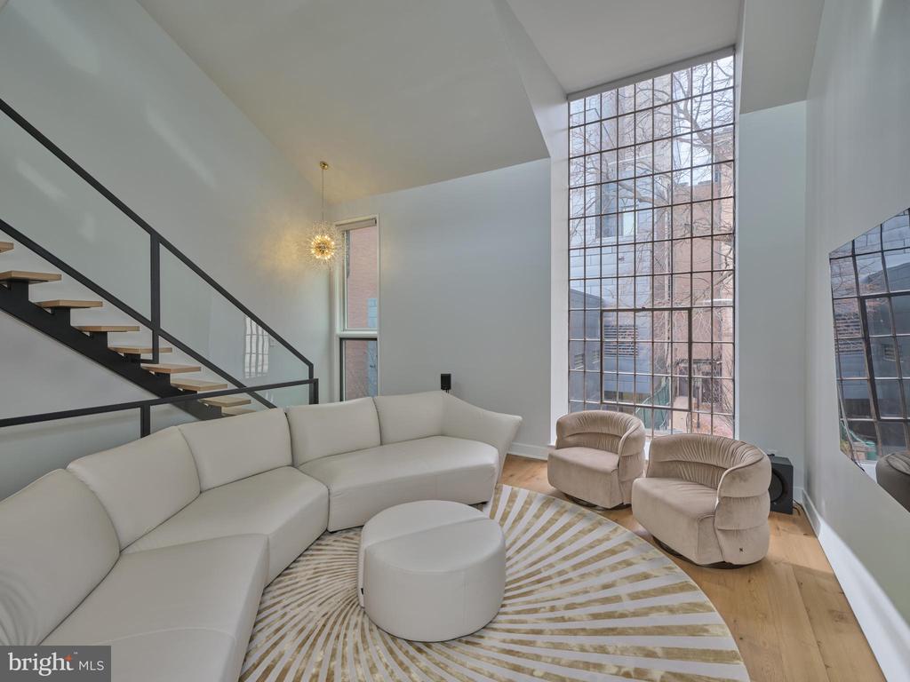 18 SAINT JAMES COURT
