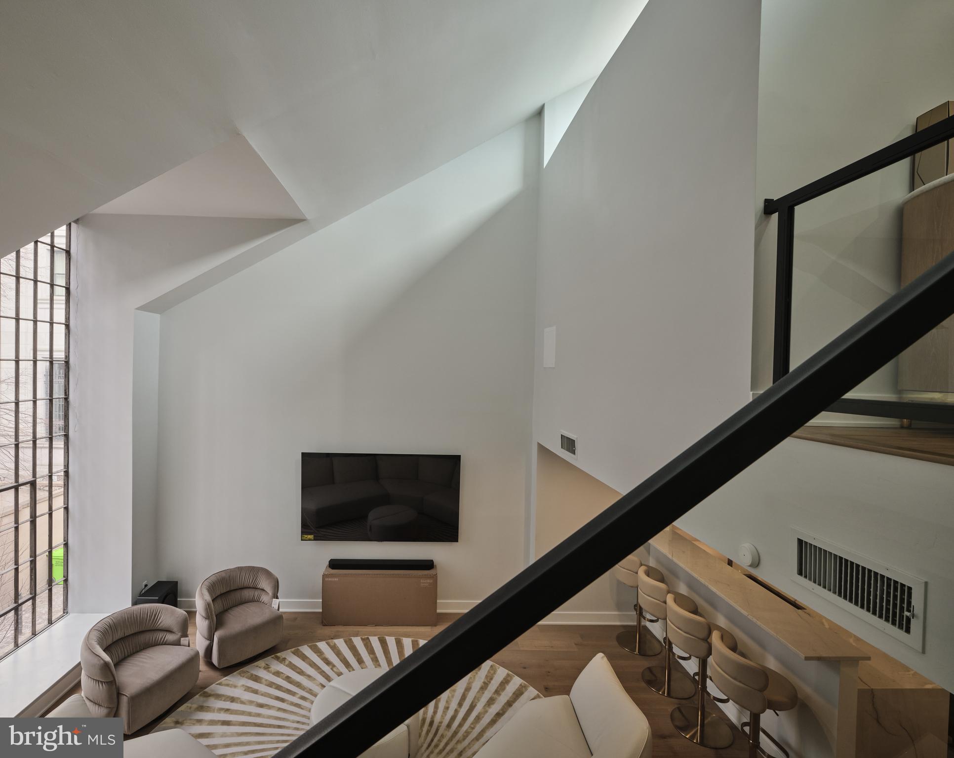 18 SAINT JAMES COURT