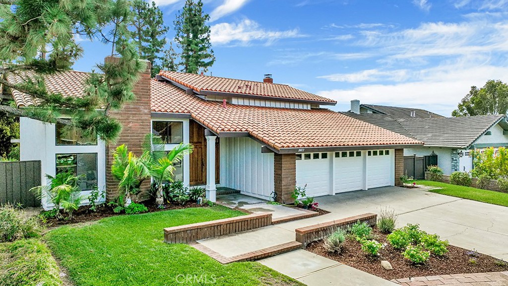 18072 Rosanne Circle