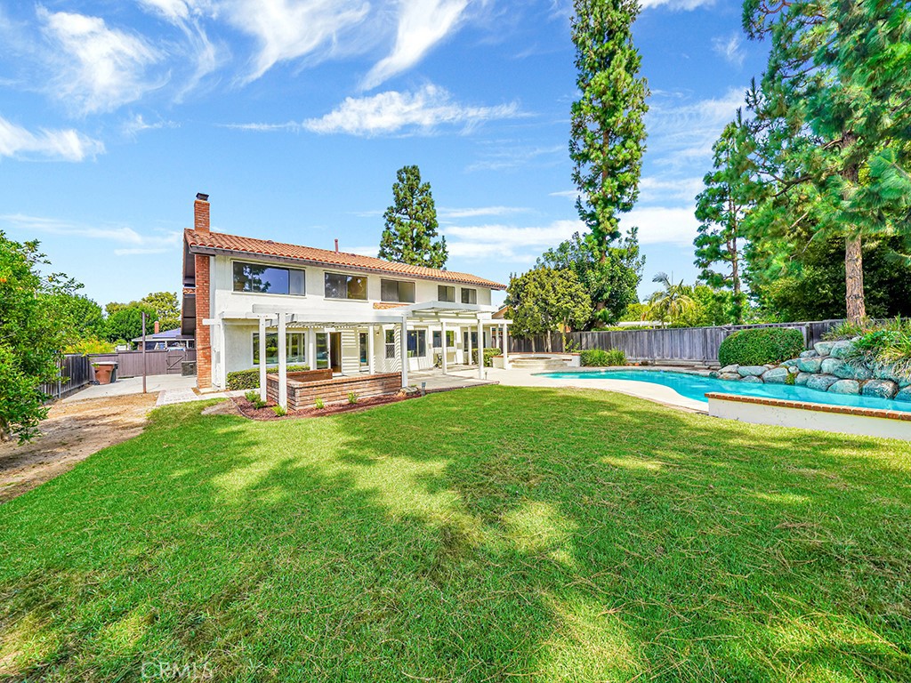 18072 Rosanne Circle