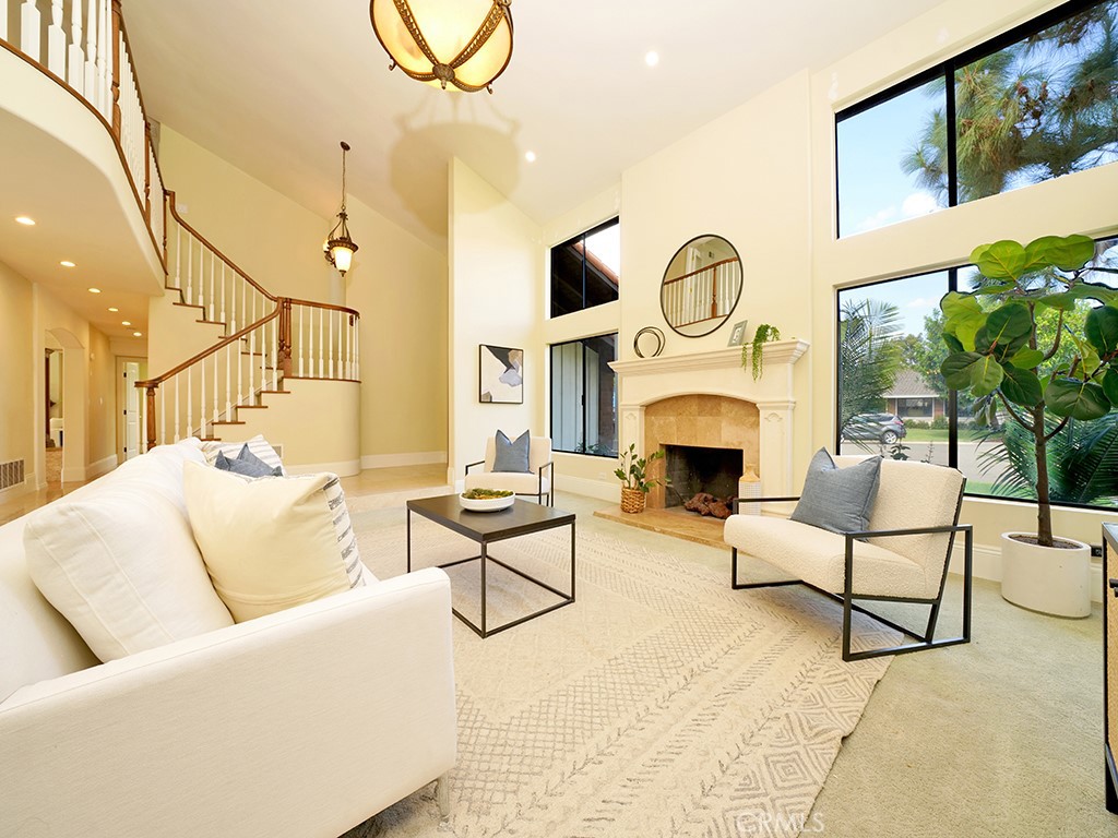 18072 Rosanne Circle