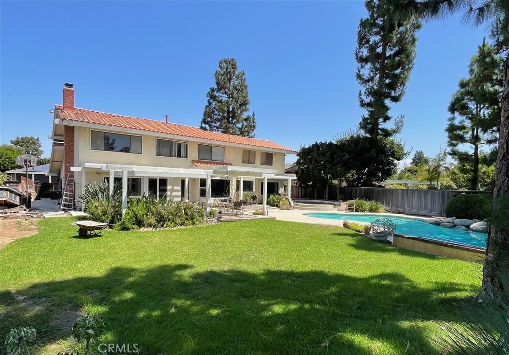 18072 Rosanne Circle