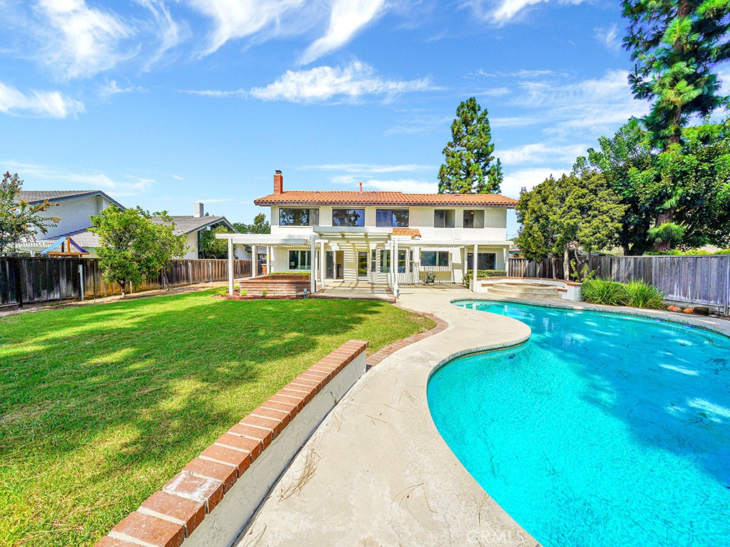 18072 Rosanne Circle