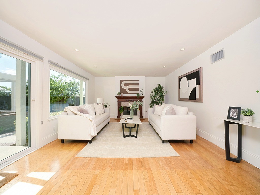 18072 Rosanne Circle