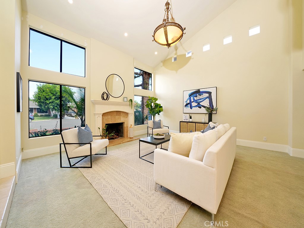 18072 Rosanne Circle