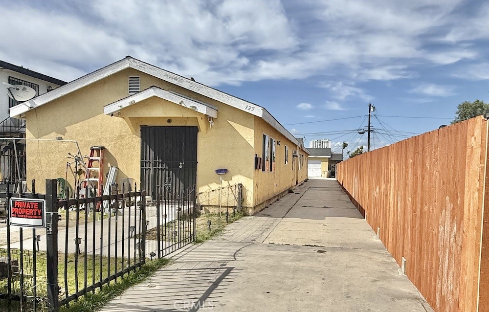 125 W Tichenor Street