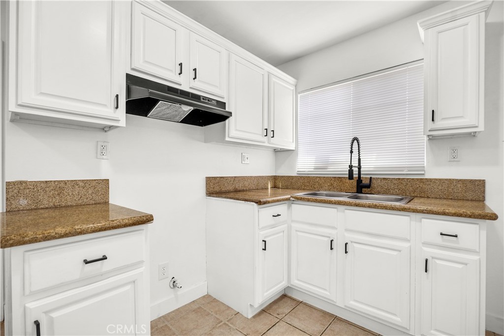 125 W Tichenor Street