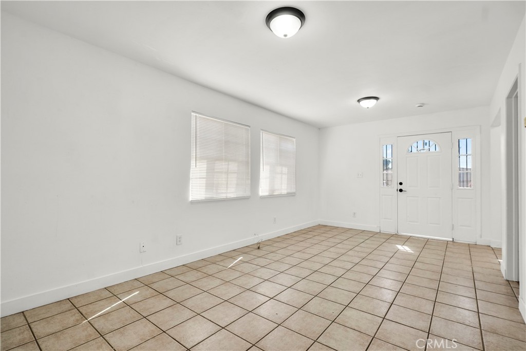 125 W Tichenor Street