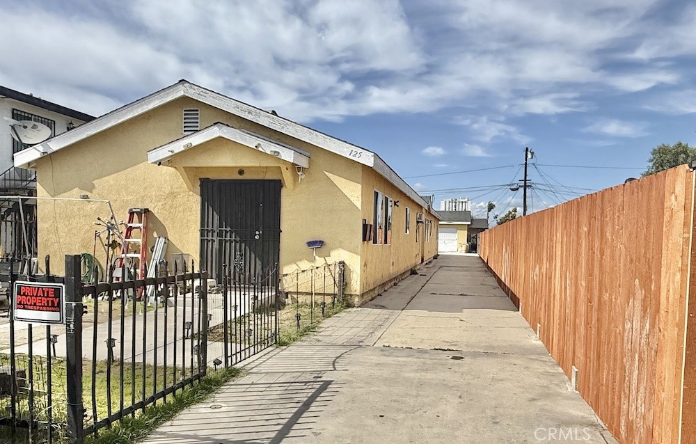 125 W Tichenor Street