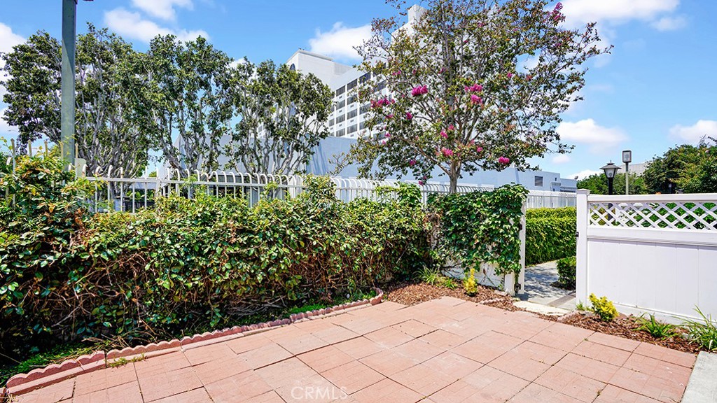 13154 Sycamore Village Drive