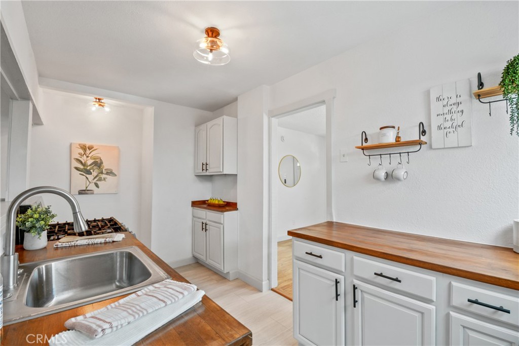 734 Summerland Place