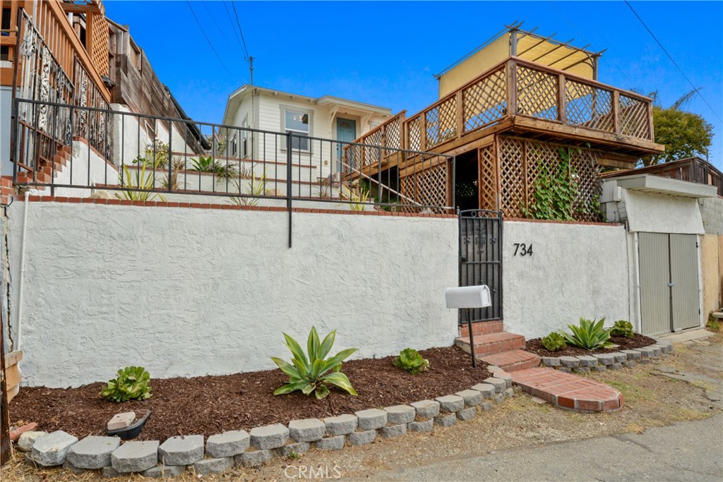 734 Summerland Place