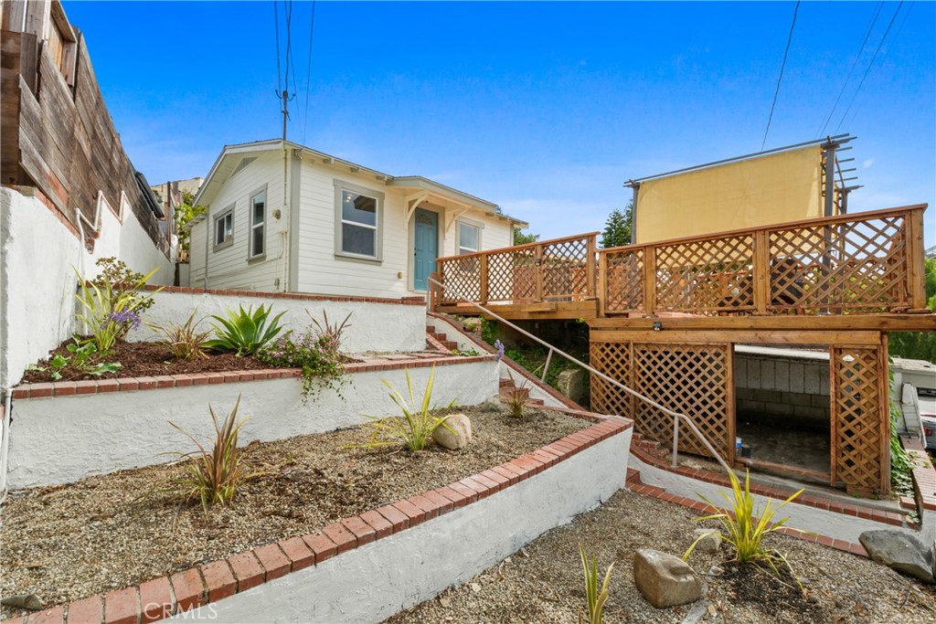 734 Summerland Place