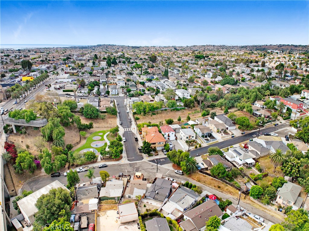 734 Summerland Place