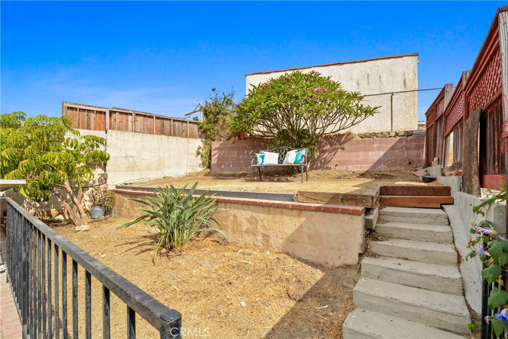 734 Summerland Place