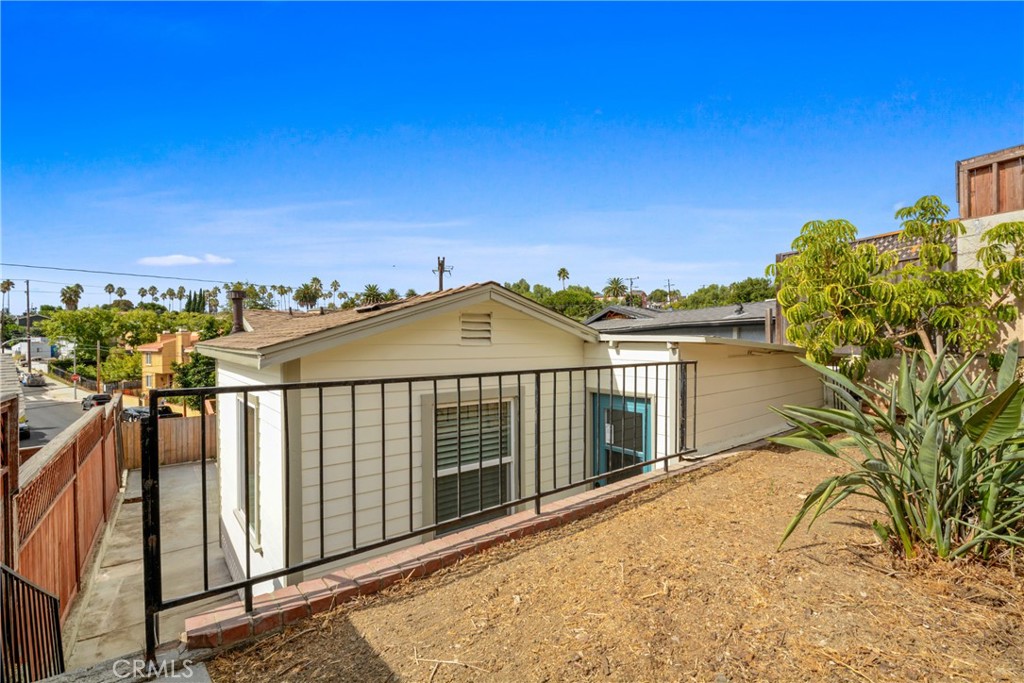 734 Summerland Place