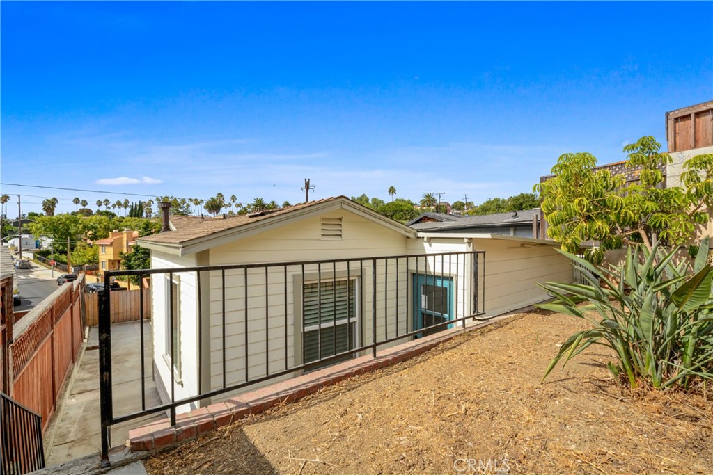 734 Summerland Place