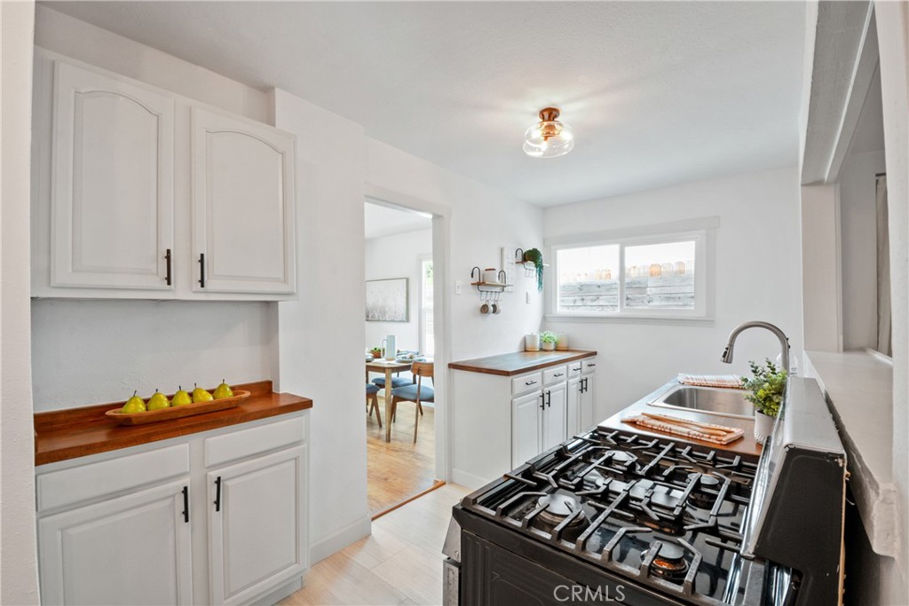 734 Summerland Place