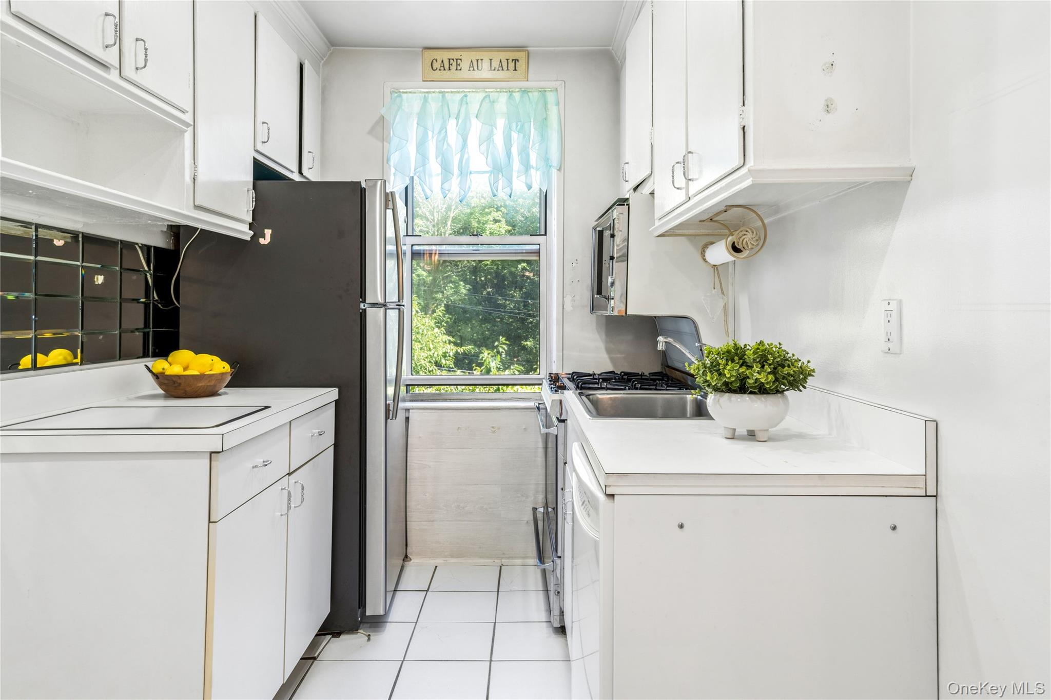 247 Parkview Avenue Unit: 3P
