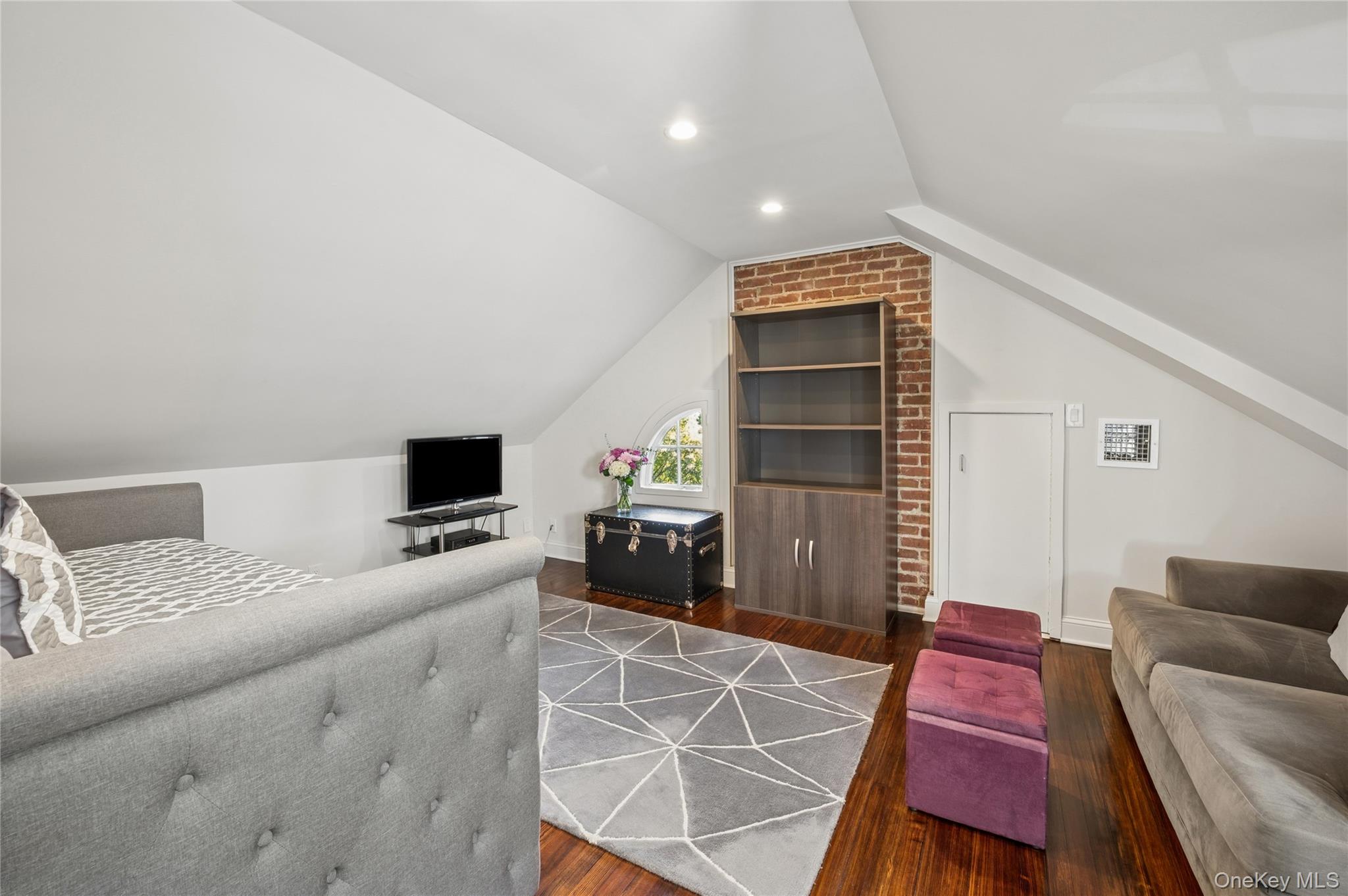 211 Douglas Place