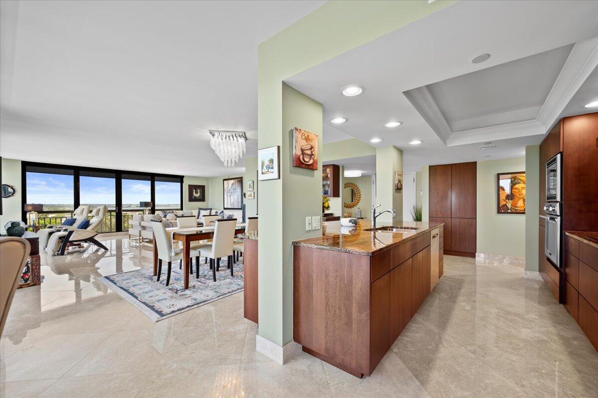 4000 N Ocean Drive 704