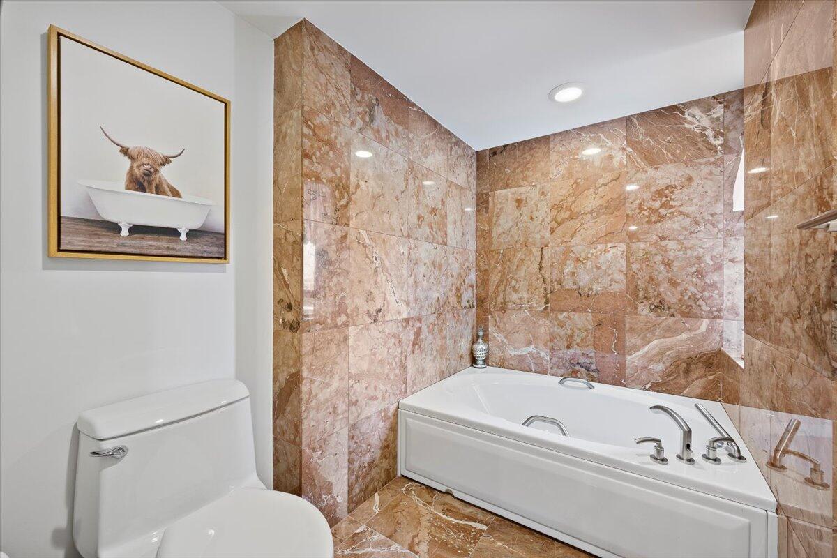 4000 N Ocean Drive 704