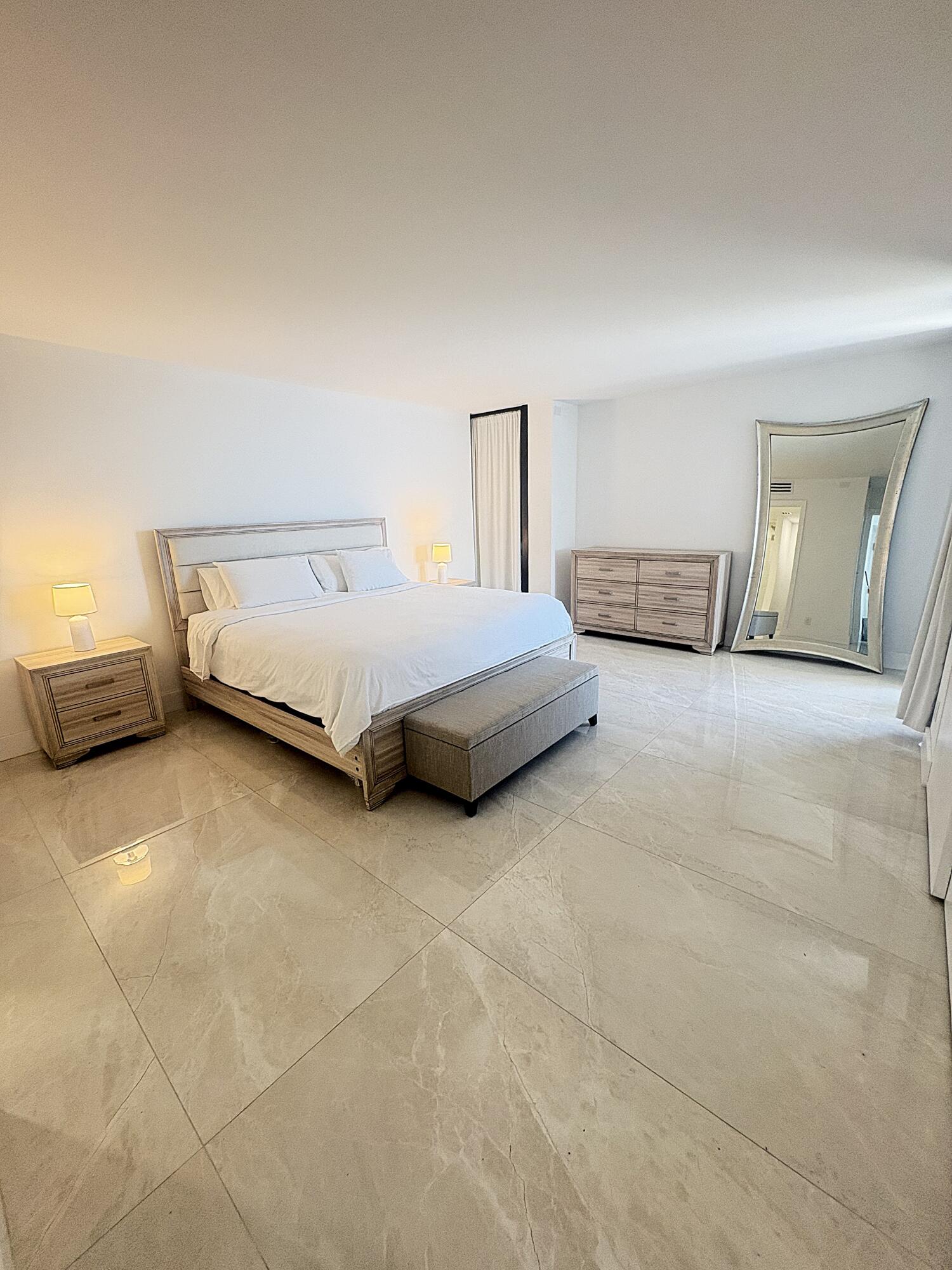 5550 N Ocean Drive 22b