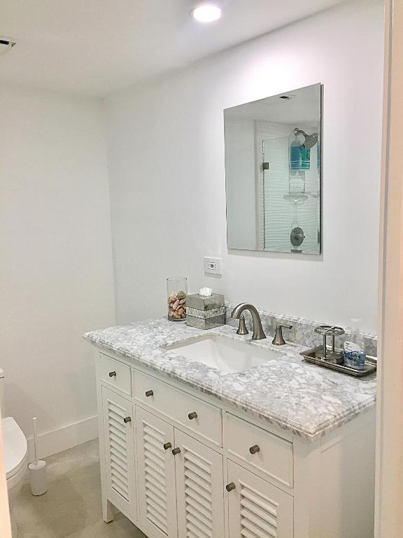 5550 N Ocean Drive 22b