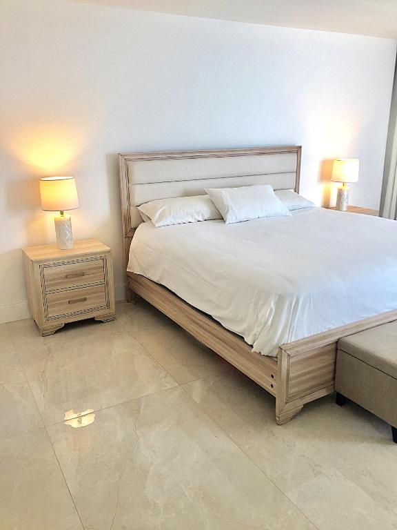 5550 N Ocean Drive 22b