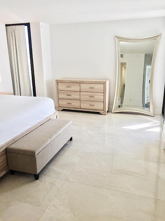 5550 N Ocean Drive 22b