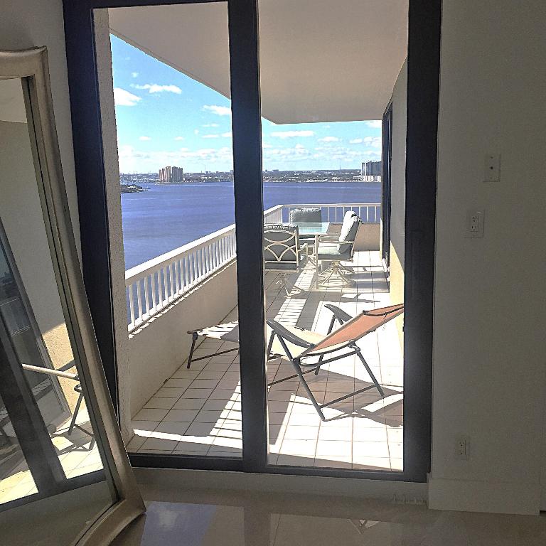 5550 N Ocean Drive 22b