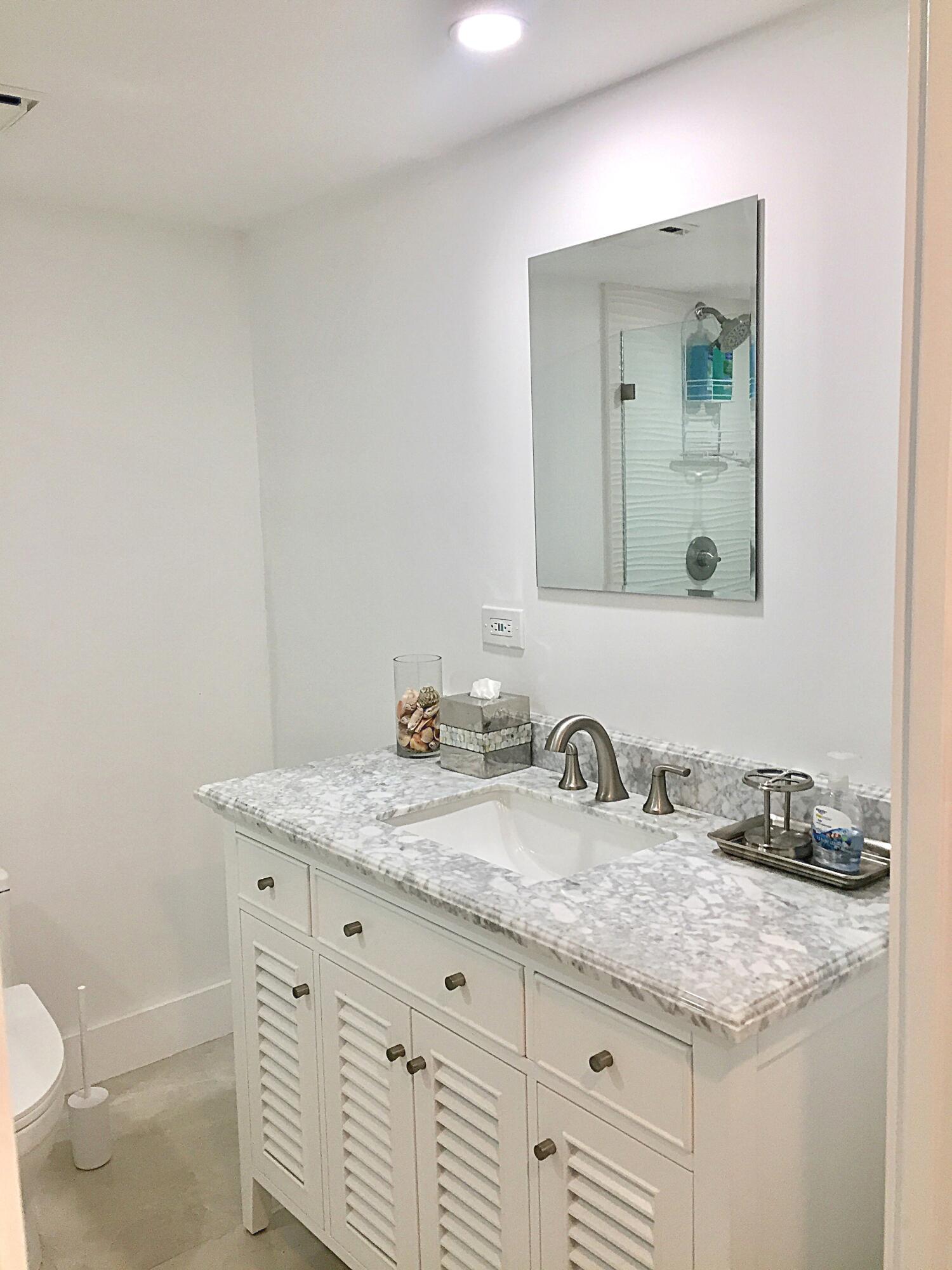 5550 N Ocean Drive 22b